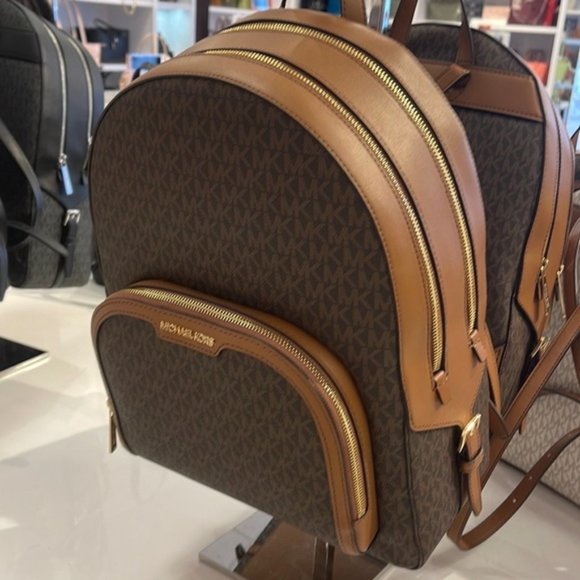 Michael Kors Jaycee Large Zip Pocket Backpack Brown - Picture 2 of 16